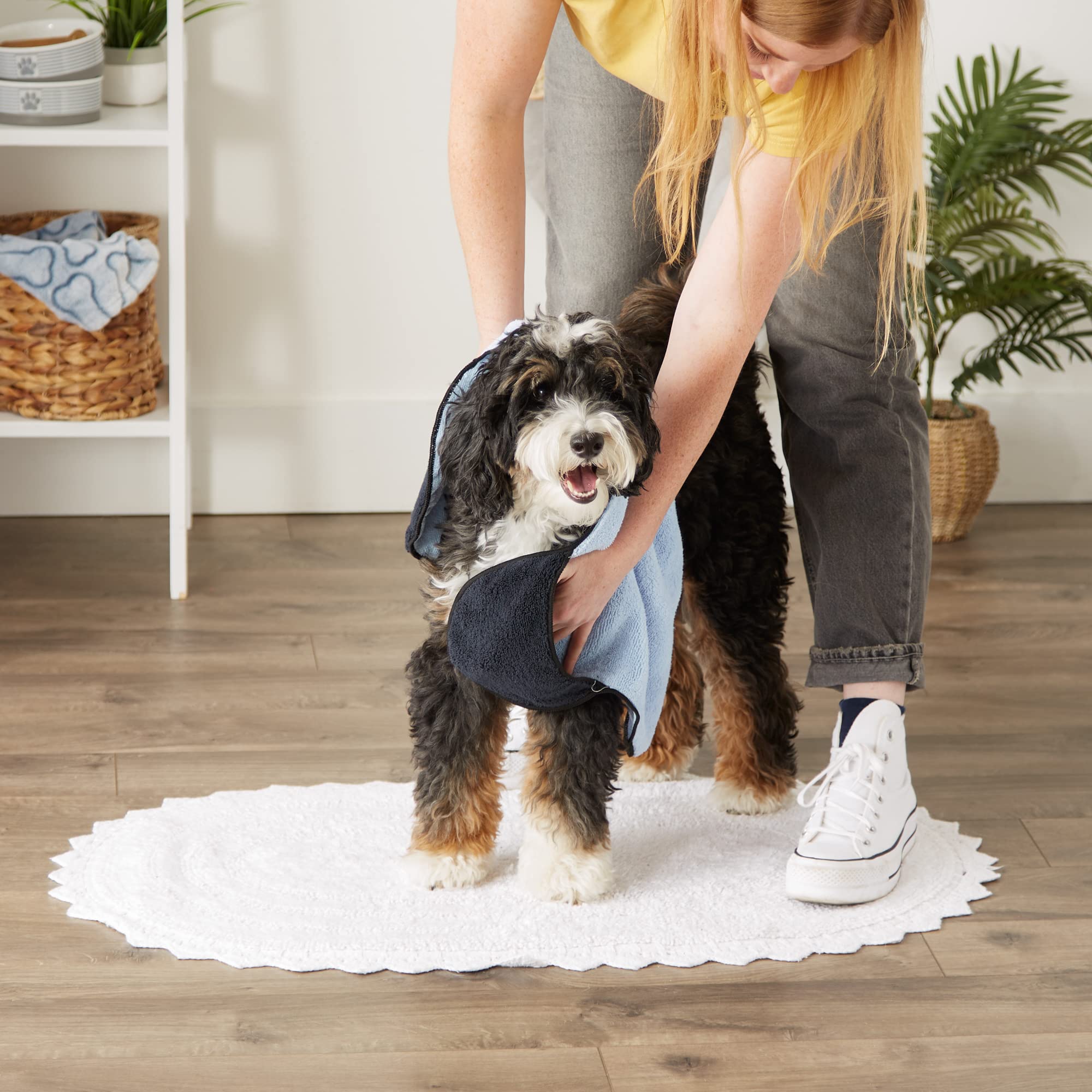 Bone Dry Drying Pet Towel, Bone Towel with Pockets - 30 x 16, Blue - Image 4